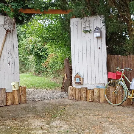 Fermette De Charme Renovee Avec Grand Terrain, 5 Chambres, Proche Du Circuit 24h Du Mans - Fr-1-410-304 Savigne-l'Eveque