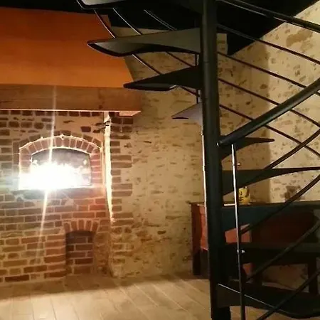 Fermette De Charme Renovee Avec Grand Terrain, 5 Chambres, Proche Du Circuit 24h Du Mans - Fr-1-410-304 * Savigne-l'Eveque