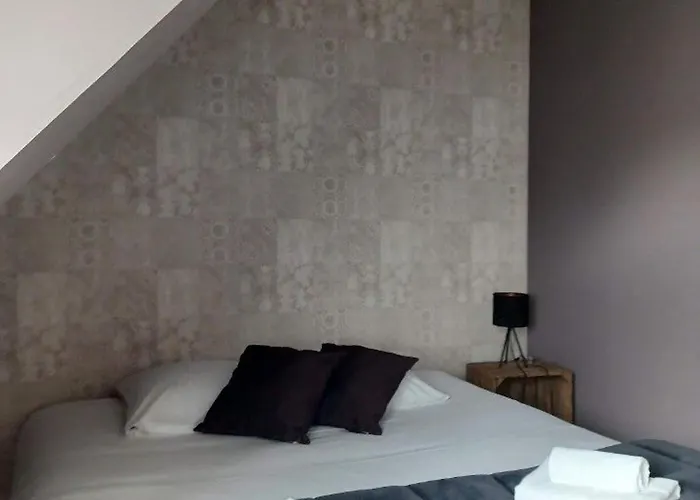 Fermette De Charme Renovee Avec Grand Terrain, 5 Chambres, Proche Du Circuit 24h Du Mans - Fr-1-410-304 * Savigne-l'Eveque