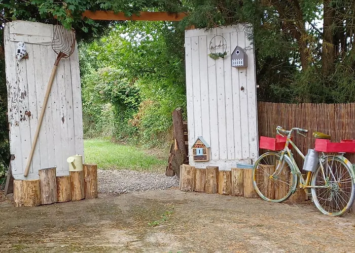 Fermette De Charme Renovee Avec Grand Terrain, 5 Chambres, Proche Du Circuit 24h Du Mans - Fr-1-410-304 Savigne-l'Eveque